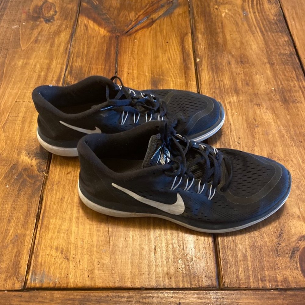 Women's Nike Tennis Shoes